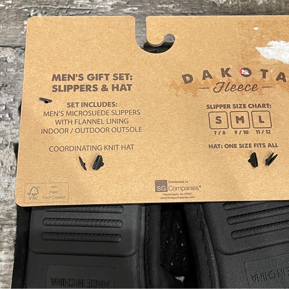 Mens 2 Piece Gift Set Slippers Hat‎ Cozy Holiday Christmas Gift Black Red NWT - Picture 5 of 8